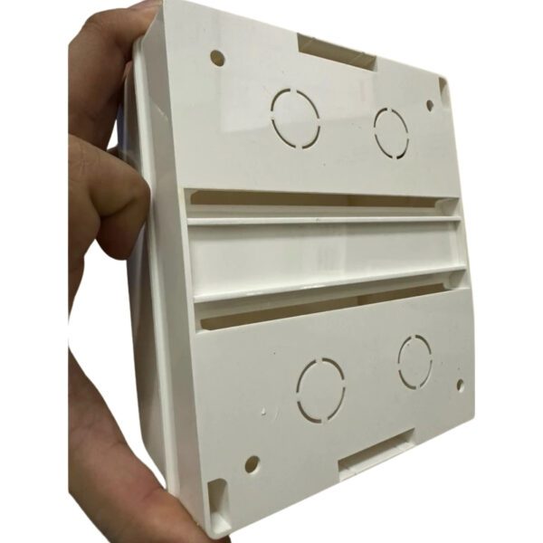 Tủ điện lắp nổi chứa MCB 5-6 cực TN-6 (IP30) 1